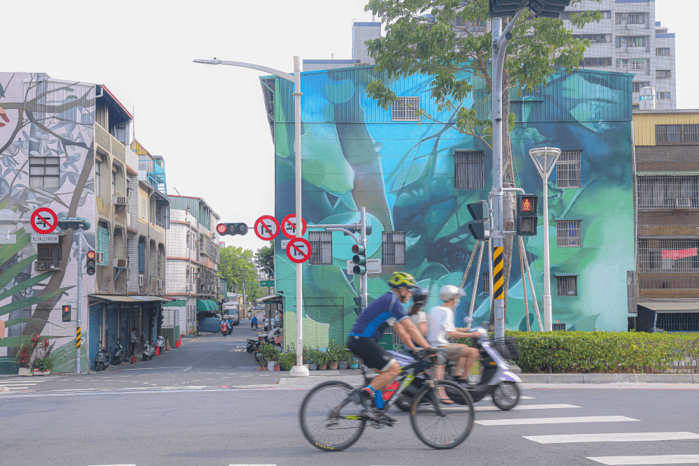 鳳山「綠園道」單車攻略:來趟不一樣的藝術、新城、鐵道巡禮《一日彩繪之旅》 - 第4張圖