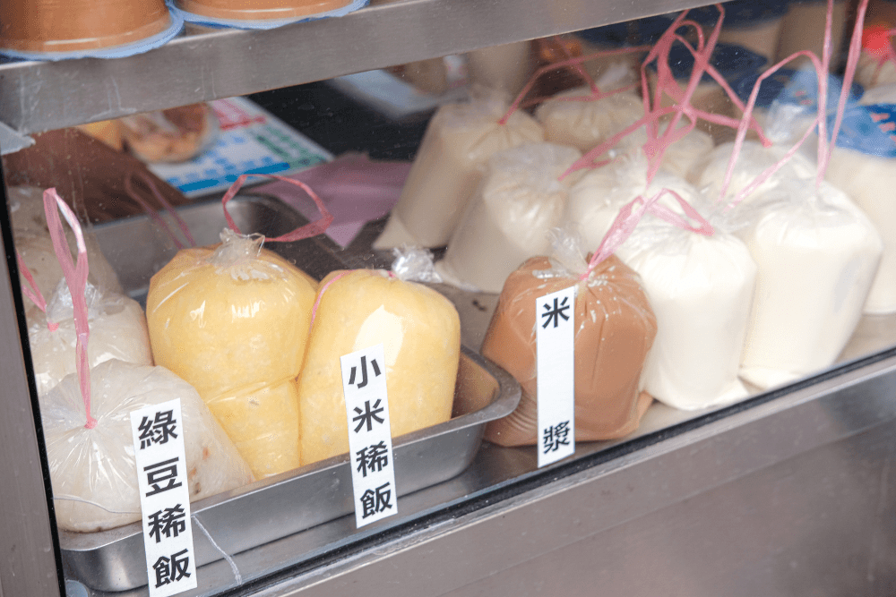 薄燒餅夾蛋菜、手工大餛飩、超人氣甜酥餅:高雄「果峰街」一日眷村美食5+1選 - 第14張圖