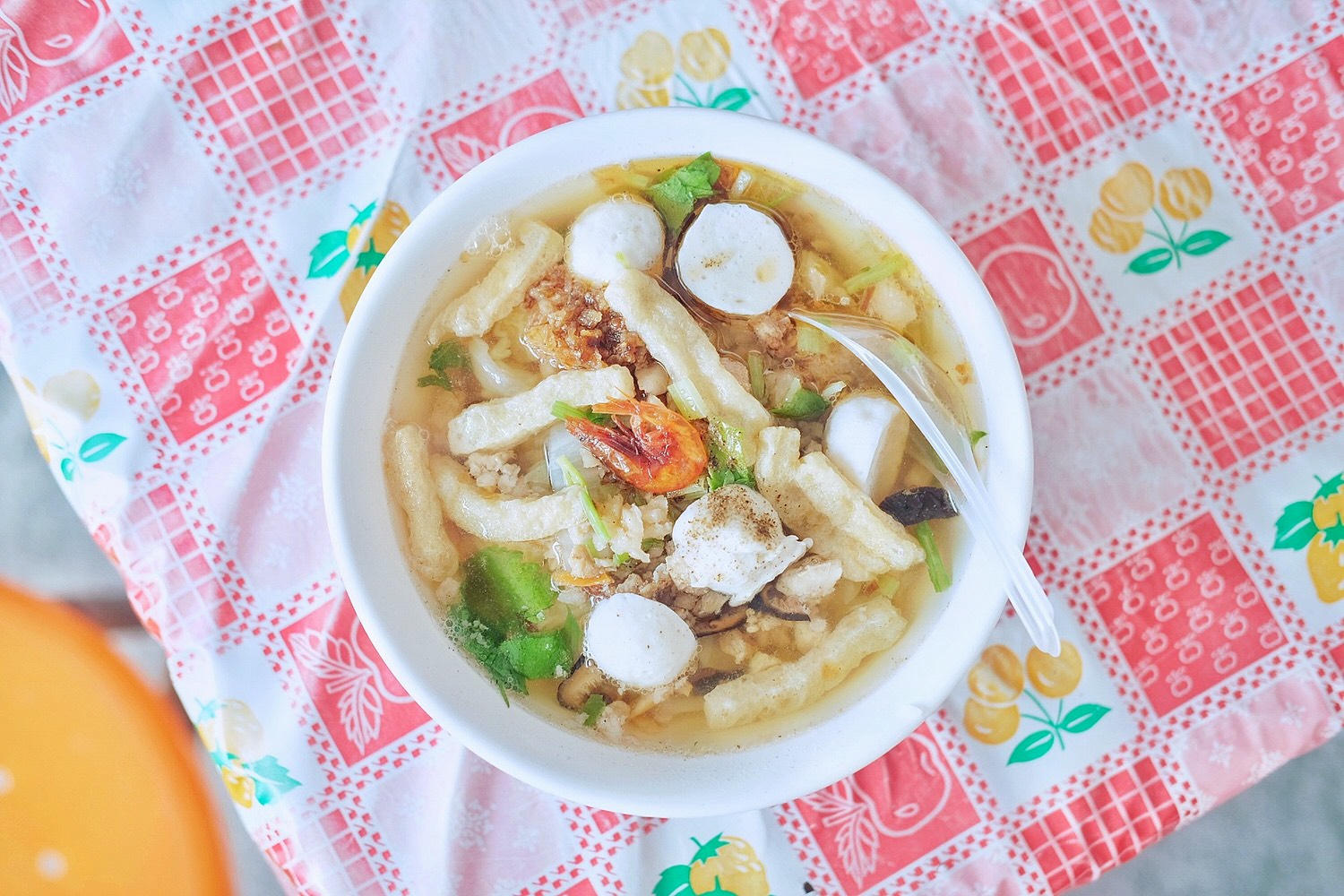 萬丹飯湯:把米飯盛在碗內,舀一勺豐富湯料【小吃原產地。vol.1】 - 第6張圖